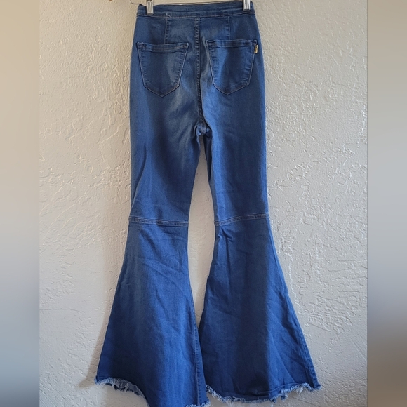 Vibrant MIU Flare Jeans Size 27 - Picture 2 of 8
